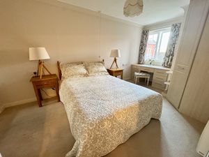 Bedroom- click for photo gallery